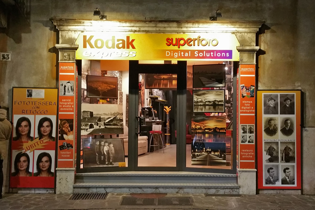 SUPERFOTO ESTERNO